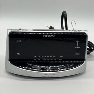 Silver Sony AM/FM Clock Radio